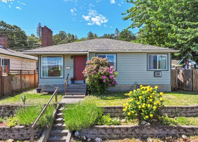 Property at 722 E 14th St, The Dalles, OR 97058, 3 beds, 1 bath
