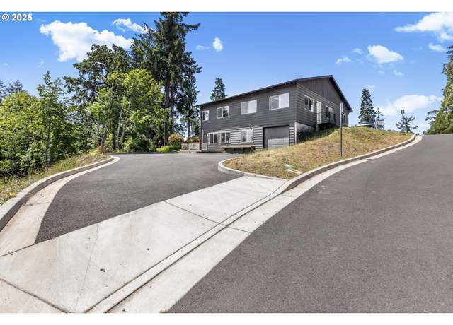 Property at 2689 Cupola Dr, Eugene, OR 97403, 4 beds, 2 baths