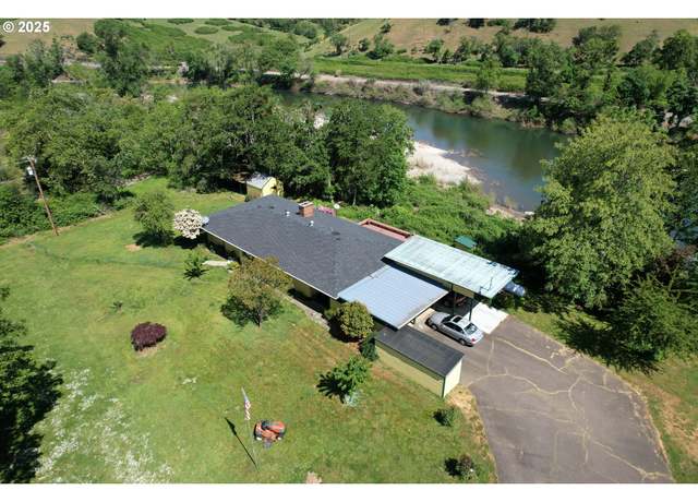 Property at 180 Ruckles Dr, Myrtle Creek, OR 97457, 4 beds, 3 baths