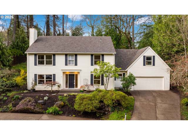 Property at 10864 SW Creightonwood Pl, Portland, OR 97219, 4 beds, 3 baths