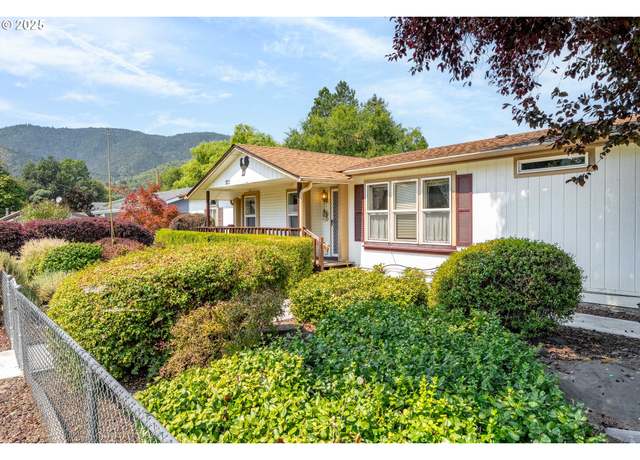 Property at 323 3rd St, Rogue River, OR 97537, 3 beds, 2 baths
