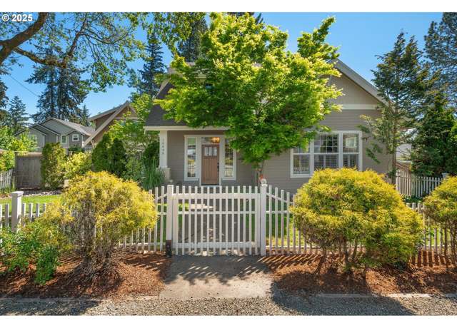 Property at 10040 SW 90th Ave, Portland, OR 97223, 5 beds, 3.5 baths