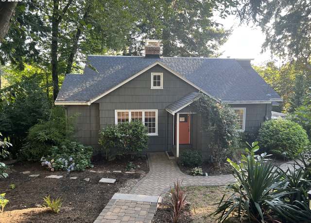 Property at 2600 SE Lakewood Dr, Milwaukie, OR 97222, 5 beds, 4 baths