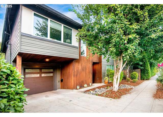 Property at 2947 SE Stark St, Portland, OR 97214, 3 beds, 2.5 baths