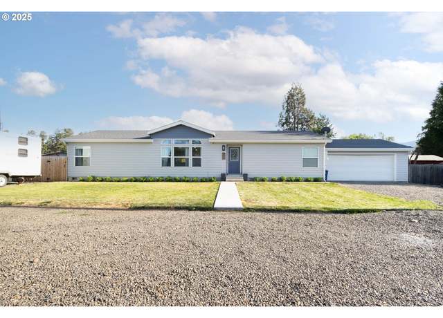 Property at 598 E Dearborn St, Union, OR 97883, 3 beds, 2 baths