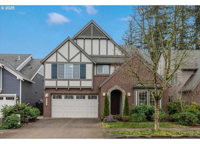 Property at 10392 SW Whitebark Ln, Tualatin, OR 97062, 4 beds, 2.5 baths