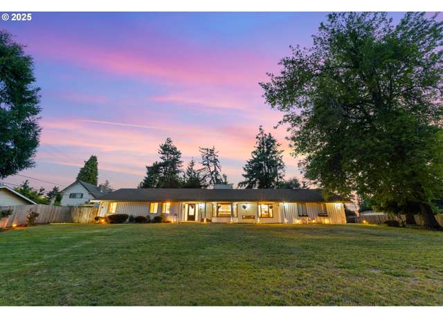 Property at 929 S River Rd, Cottage Grove, OR 97424, 3 beds, 2.5 baths