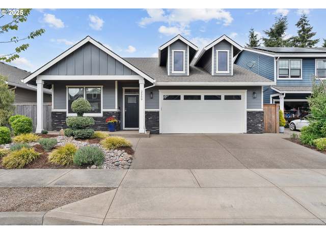 Property at 2559 N Lydia Loop, Hubbard, OR 97032, 4 beds, 2 baths