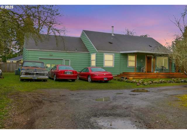 Property at 2065 E Irwin Way, Eugene, OR 97402, 2 beds, 1 bath