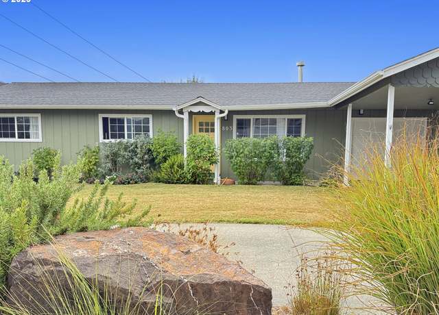 Property at 803 Pioneer Rd, Brookings, OR 97415, 3 beds, 1.5 baths