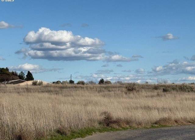 Property at 1825 W Highland Ave, Hermiston, OR 97838