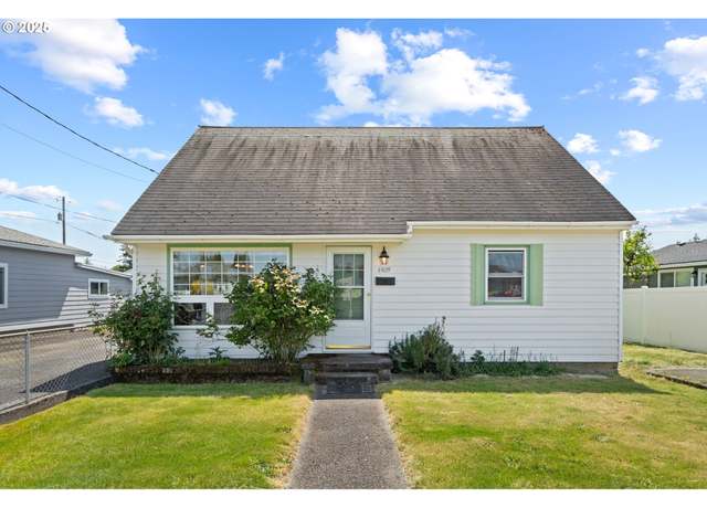 Property at 1925 Tualatin St, St. Helens, OR 97051, 4 beds, 1 bath