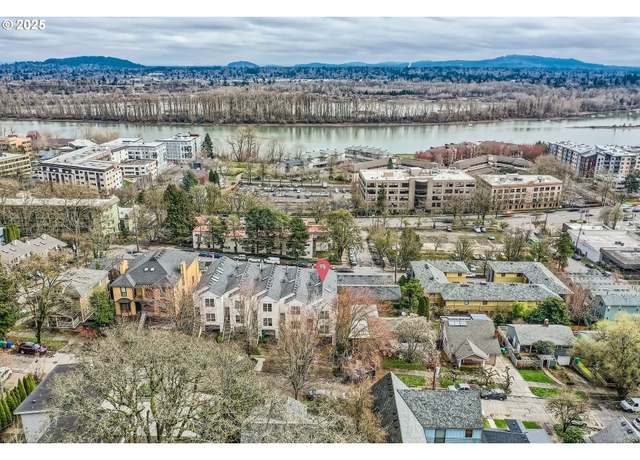 Property at 5036 SW View Point Ter, Portland, OR 97239, 3 beds, 2.5 baths