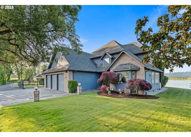 Property at 954 S A St, Washougal, WA 98671, 4 beds, 3 baths