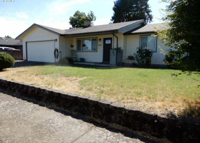 Property at 2252 Rose Blossom Dr, Springfield, OR 97477, 3 beds, 2 baths