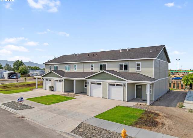 Property at 560 Park Springs Ave, Baker City, OR 97814, 3 beds, 2.5 baths