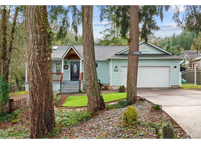 Property at 6951 Glacier Dr, Springfield, OR 97478, 3 beds, 2.5 baths
