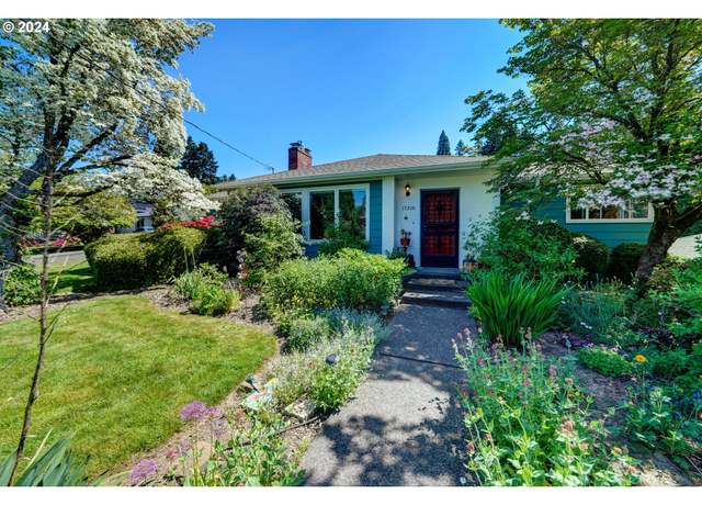 Property at 15210 SE Linden Ln, Milwaukie, OR 97267, 4 beds, 3 baths
