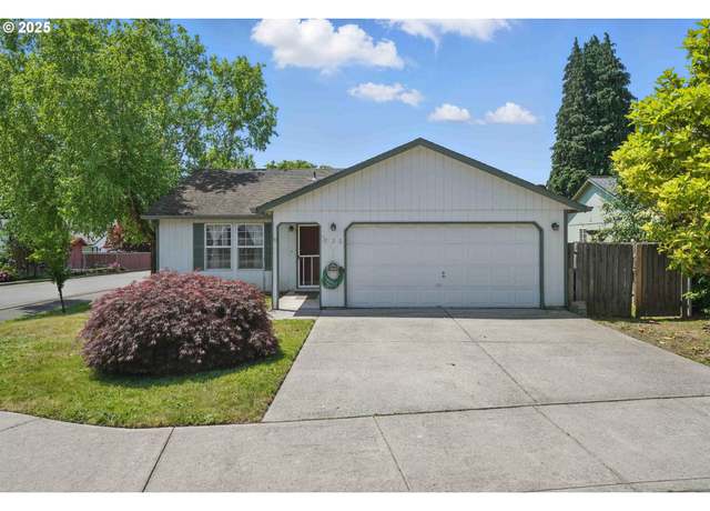 Property at 722 C St, Washougal, WA 98671, 3 beds, 2 baths