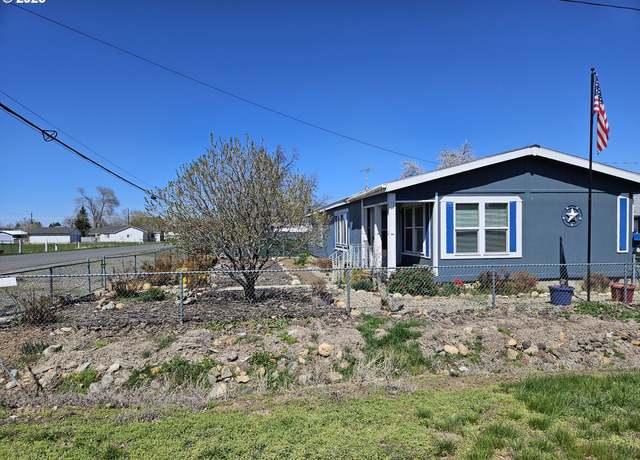 Property at 1710 16th St, Baker City, OR 97814, 3 beds, 2 baths