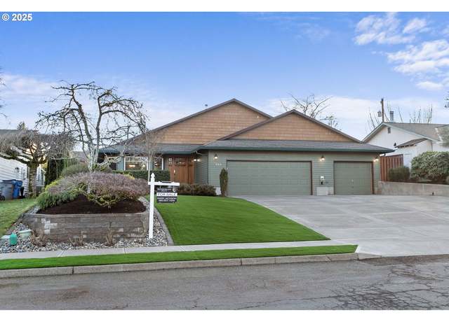 Property at 923 NW 51st St, Vancouver, WA 98663, 3 beds, 2.5 baths