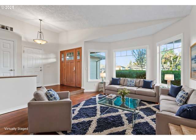 Property at 923 NW 51st St, Vancouver, WA 98663, 3 beds, 2.5 baths