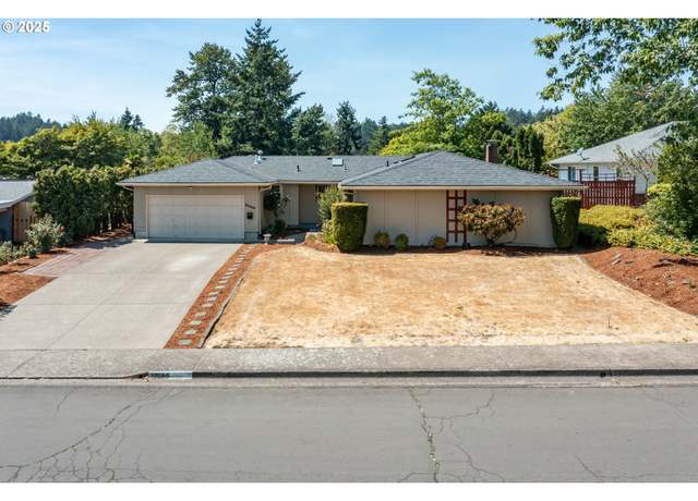 Property at 2040 NW 23rd St, Corvallis, OR 97330, 4 beds, 2.5 baths