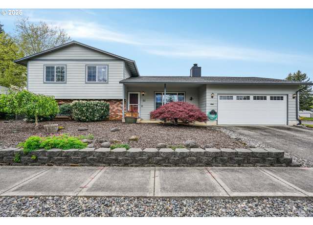 Property at 365 SW Duniway Ave, Gresham, OR 97030, 4 beds, 3 baths
