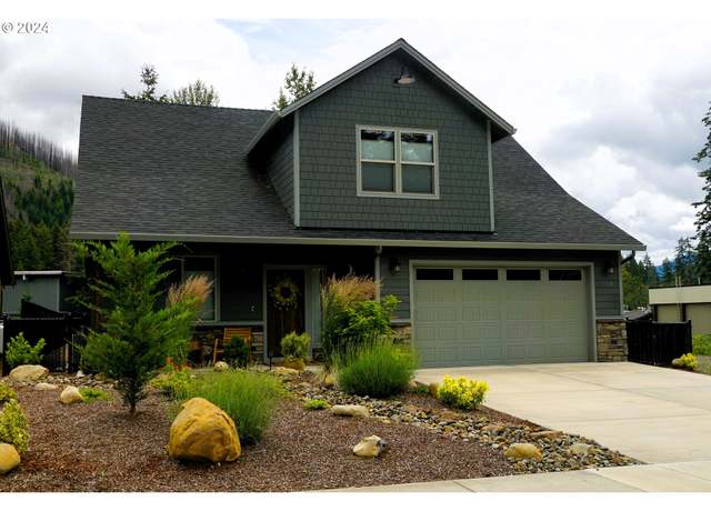 Property at 305 Janice Ct, Detroit, OR 97342, 4 beds, 4 baths