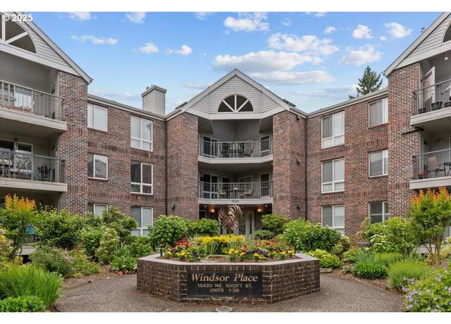Property at 15420 NE Knott St #2, Portland, OR 97230, 2 beds, 2 baths