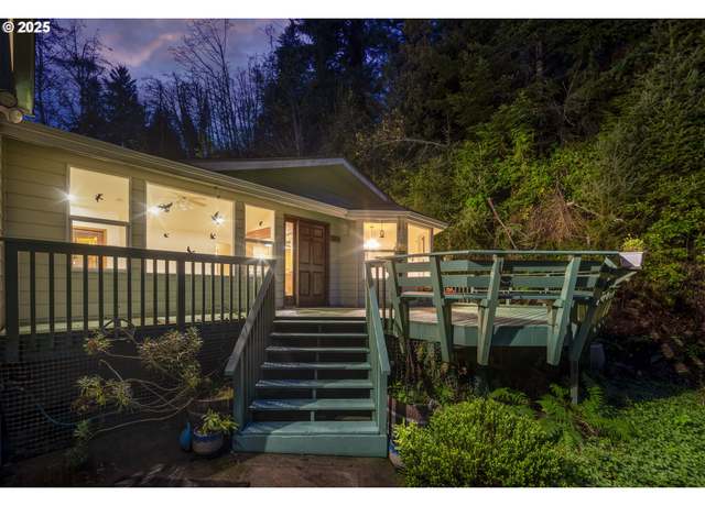 Property at 594 NE Newport Heights Dr, Newport, OR 97365, 3 beds, 2.5 baths