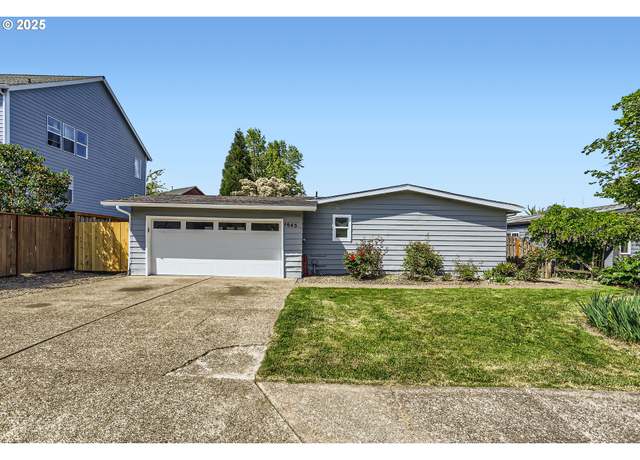 Property at 1643 NW 6th St, Mcminnville, OR 97128, 3 beds, 2 baths