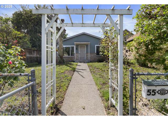 Property at 5507 SE 66th Ave, Portland, OR 97206, 2 beds, 1 bath