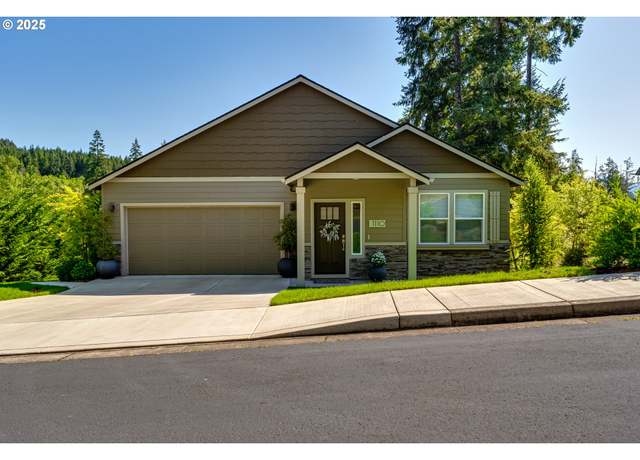 Property at 1110 Holly Ave, Cottage Grove, OR 97424, 3 beds, 2 baths