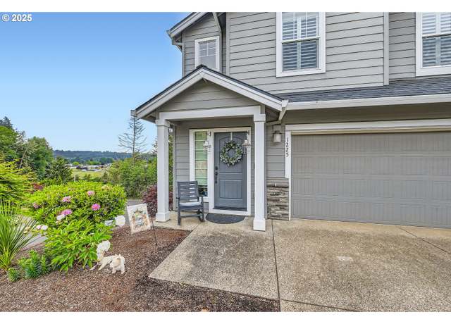 Property at 1225 NE Rockwell Dr, Estacada, OR 97023, 4 beds, 2.5 baths
