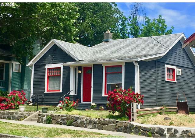 Property at 312 NW 7th St, Pendleton, OR 97801, 2 beds, 1 bath