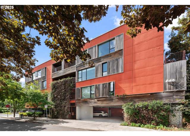 Property at 2373 SE 44th Ave #301, Portland, OR 97215, 2 beds, 2 baths