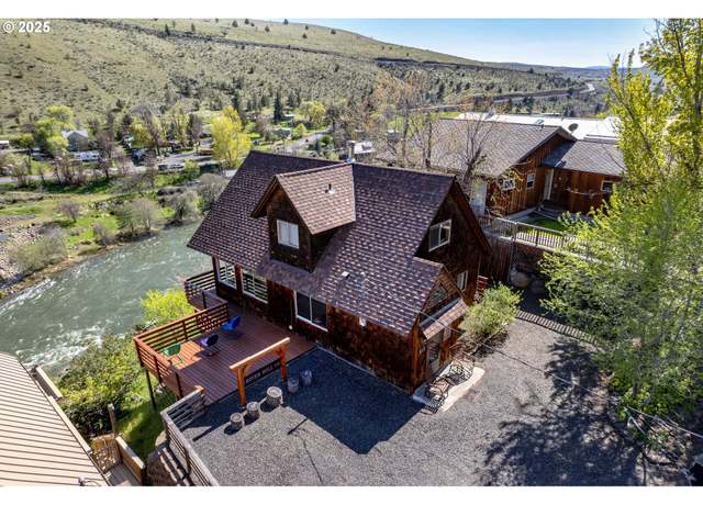 Property at 513 Elrod Ave, Maupin, OR 97037, 3 beds, 2 baths