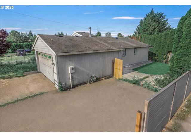 Property at 4405 SE 136th Ave, Portland, OR 97236, 3 beds, 2 baths