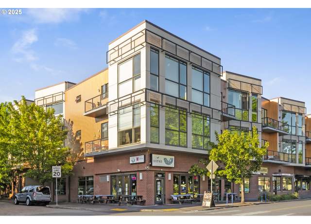 Property at 838 SE 38th Ave #310, Portland, OR 97214, 2 beds, 2 baths