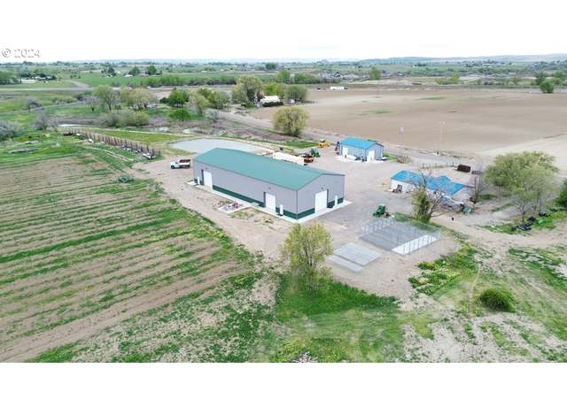 Property at 4484 Oak Rd, Ontario, OR 97914, 3 beds, 2 baths