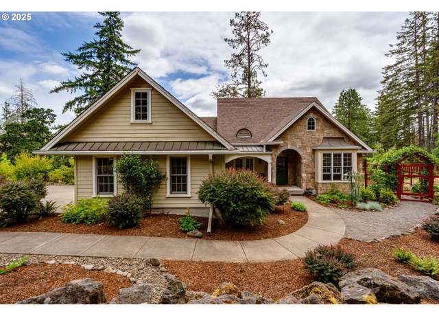 Property at 85294 Ridgetop Dr, Eugene, OR 97405, 3 beds, 3.5 baths