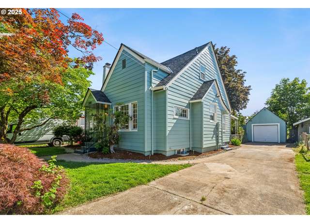 Property at 3330 SE 66th Ave, Portland, OR 97206, 4 beds, 2 baths