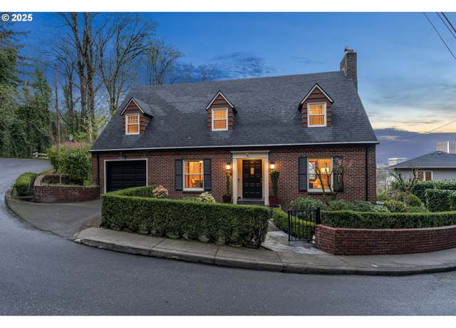 Property at 1299 SW Cardinell Dr, Portland, OR 97201, 3 beds, 3.5 baths