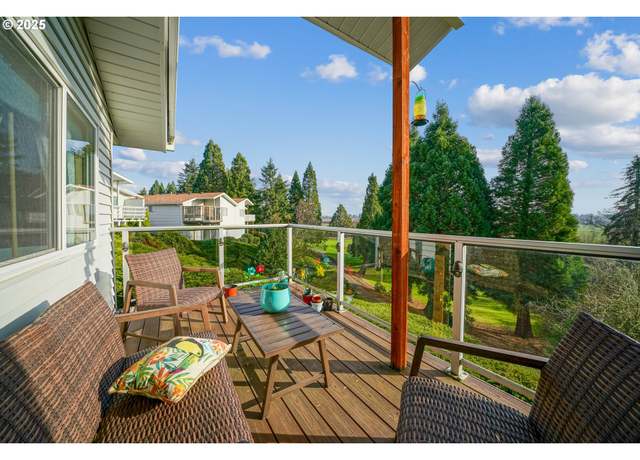 Property at 2856 Oakcrest Dr, Salem, OR 97304, 3 beds, 1.5 baths