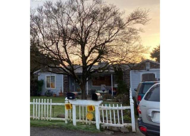Property at 1042 1048 SE 151st Ave, Portland, OR 97233, 3 beds, 2 baths