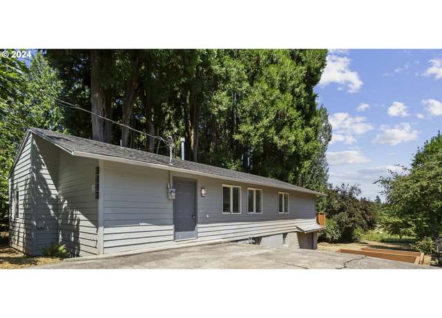 Property at 8538 SW 35th Ave, Portland, OR 97219, 3 beds, 2 baths