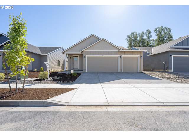 Property at 714 Tigerlily St, Silverton, OR 97381, 3 beds, 2 baths