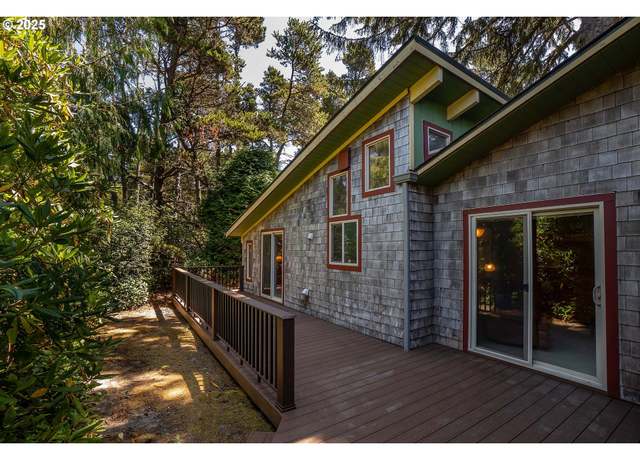 Property at 88179 3rd Ave, Florence, OR 97439, 2 beds, 1.5 baths