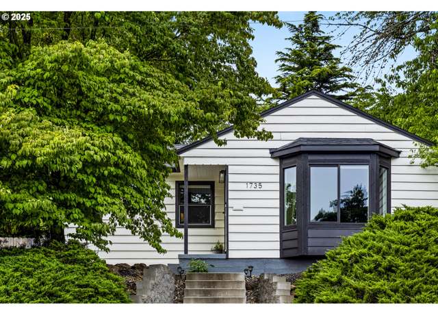 Property at 1735 SW Troy St, Portland, OR 97219, 2 beds, 1 bath